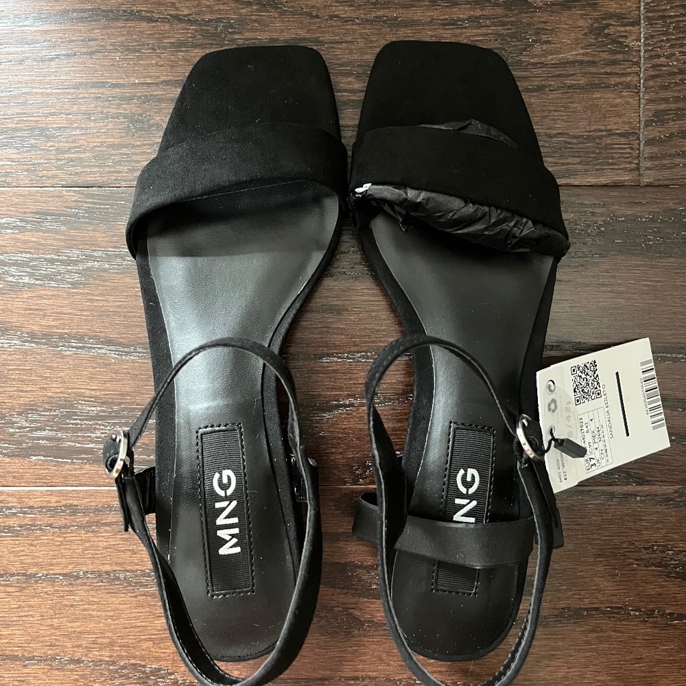 Sandal